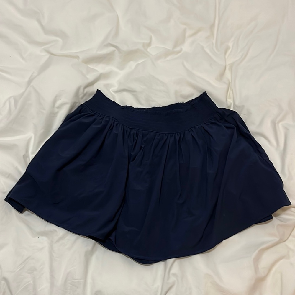 NWOT Athleta Navy Flowy Shorts